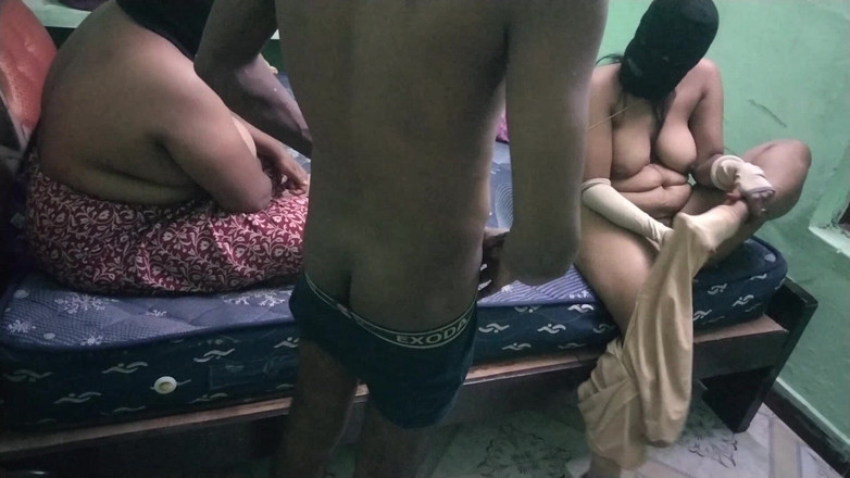 Benita sweety: Skupinový sex - tři tetička, jeden chlapec sexy sténání na misionáře