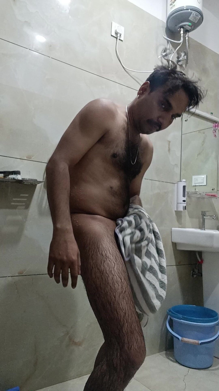 Rajasthani-old-lover: Hombre indio y muestra zapato de ducha y masturbación maestra
