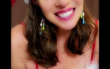 Nikki Nevada: サンタがいない間、ミセス・クロースが遊ぶ