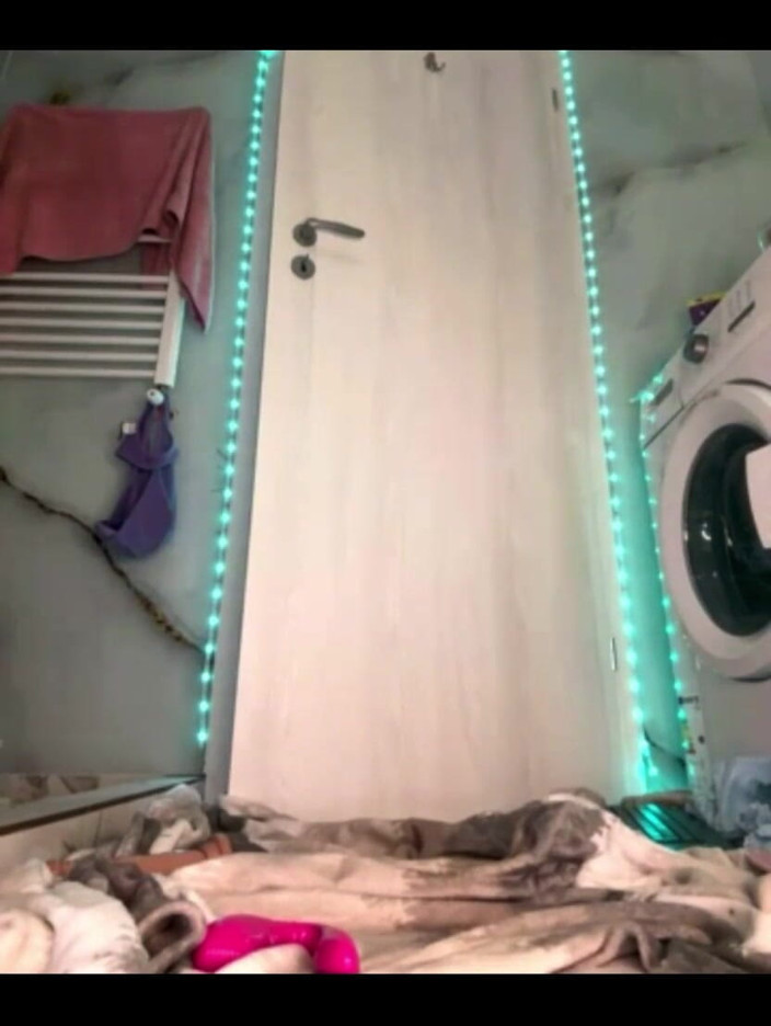 JuiceLussie: Squirt While I Fingering My Pink Pussy