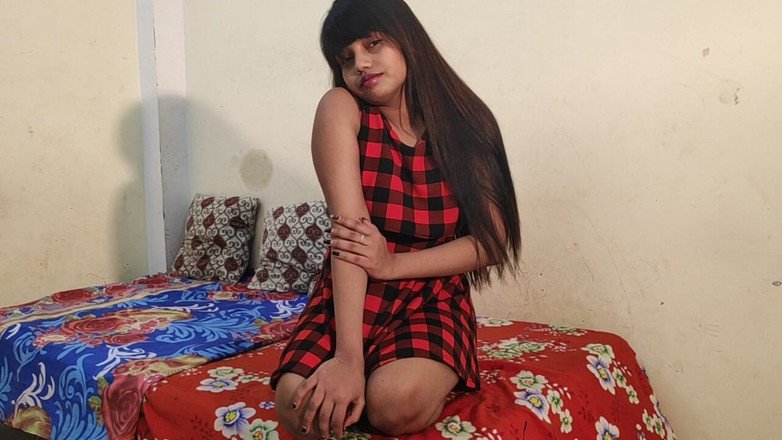Alia Advani: Alia Advani’s Indian College Girl Fantasy Striptease