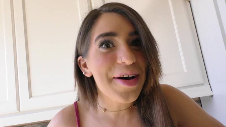 Perv Milfs n Teens: Joseline Kelly Bargins se svým nevlastním otcem vylízla jeho zadek