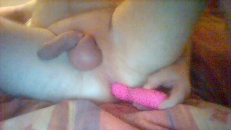 Pellefnatt: Masturbiere mich mit dildo in meinem arsch