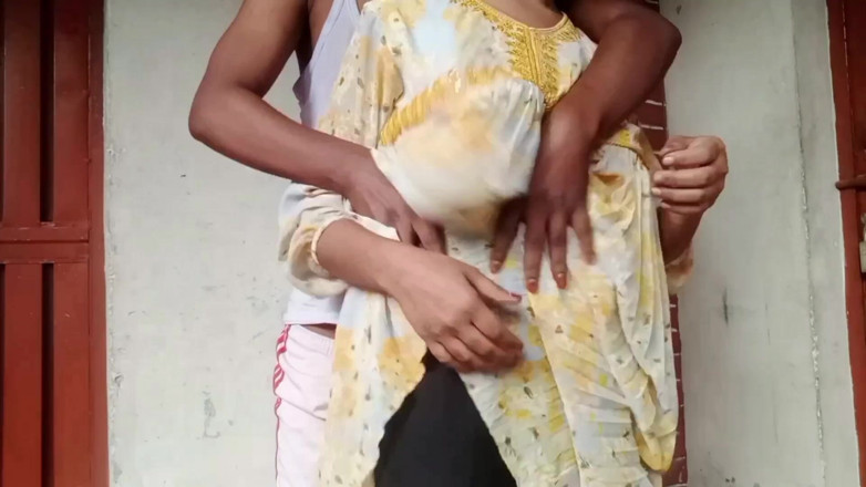 Deshi women: Fucked Single Girl at Farm House