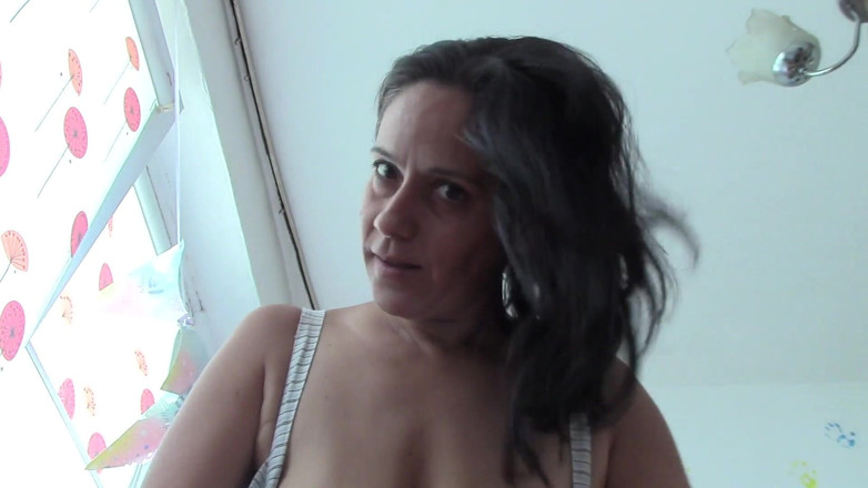 Randy and Deria: Stepmommy Butt Tease