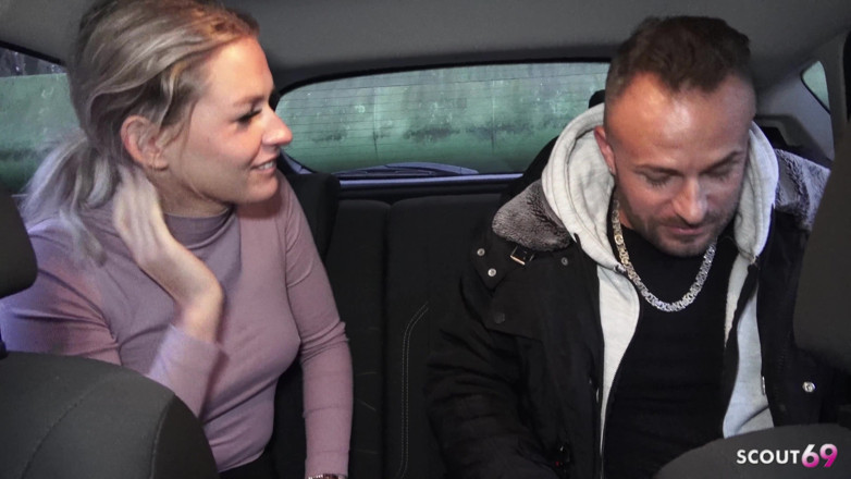 Scout69: Awek blonde Jerman Lisa mengambil dan bercakap dengan kongkek berisiko...