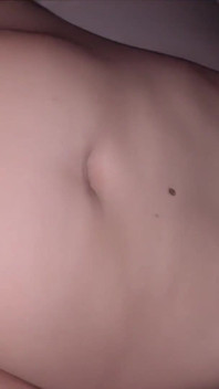 彼女はローンの申し込みを承認し、それから私は彼女をすべての穴でファックし、それをクローズアップで撮影しました