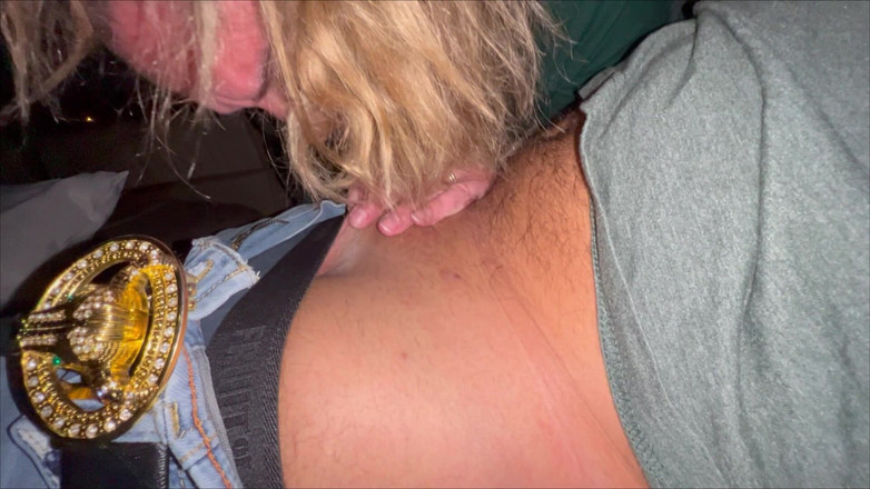 Island Boy Vids: Becky Tailor ile minibüs seksi