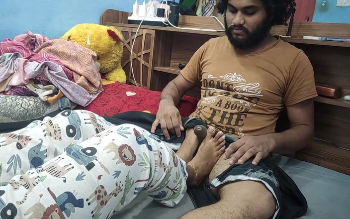 Vaigavarun Feet romance: Footjob mit ball-busting