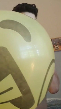 Menghisap Belon Senyuman Besar Semasa Melancap