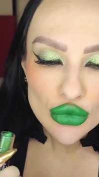 Green Minty Lipsticky Glossy Pouty Bimbo Kisses 1080 Fhd