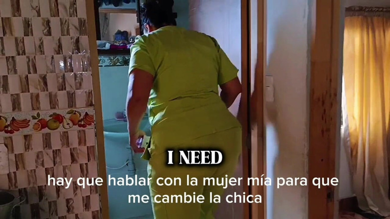 Milfcaliente69: El Viejo De Mi Jefe Le Gusta Ver Mi Culo...