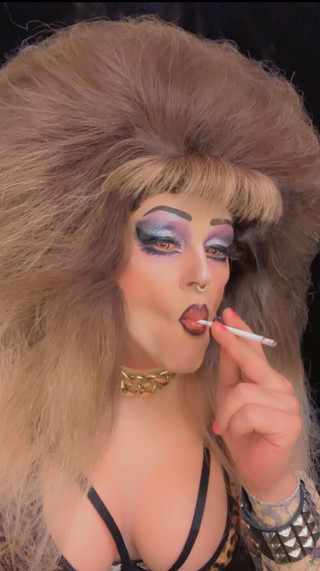 Shelly Robertss: Hezké dívky Shelly a Ginger