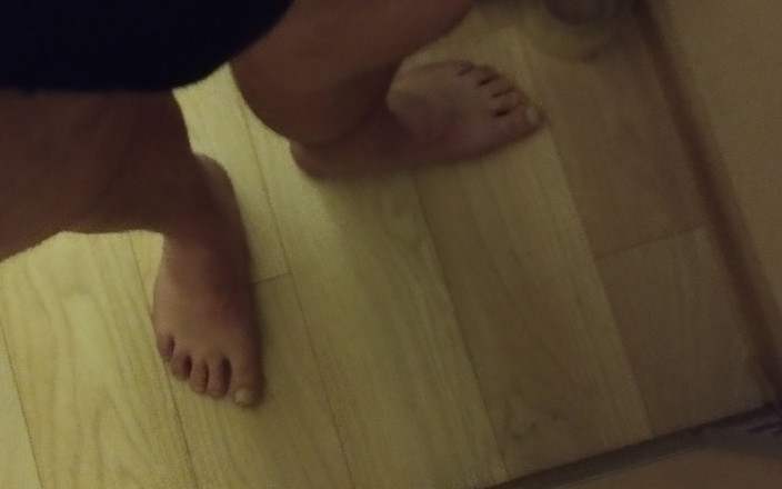 Edgar Polsky: Islak dudaklar, memeler de