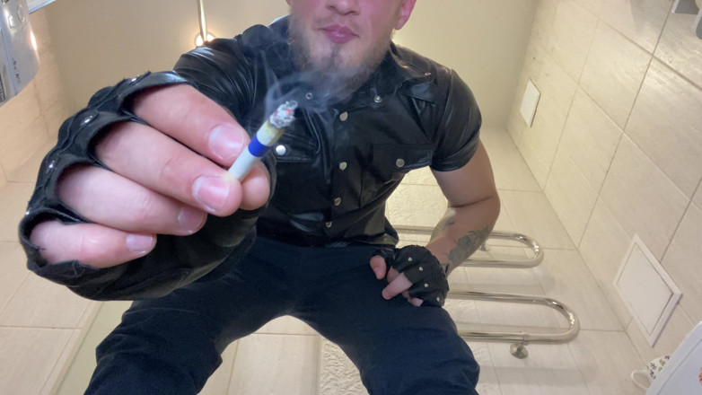 Hunky time: Leather Sir - Smoke