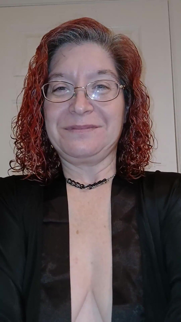 Elianna: Have My Pee and Lick My Wet Pussy