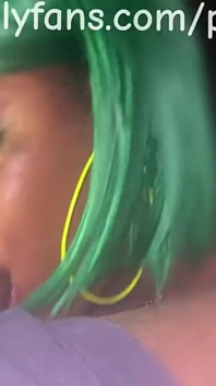 Mamada descuidada de labios de succión