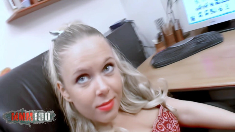 MMM100: Electra：饥渴的金发女郎electla赤身裸体