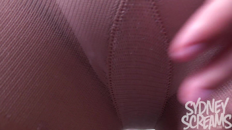 Sydney screams fetish: Uvězněn pod mými rtěnkami polibky - HD