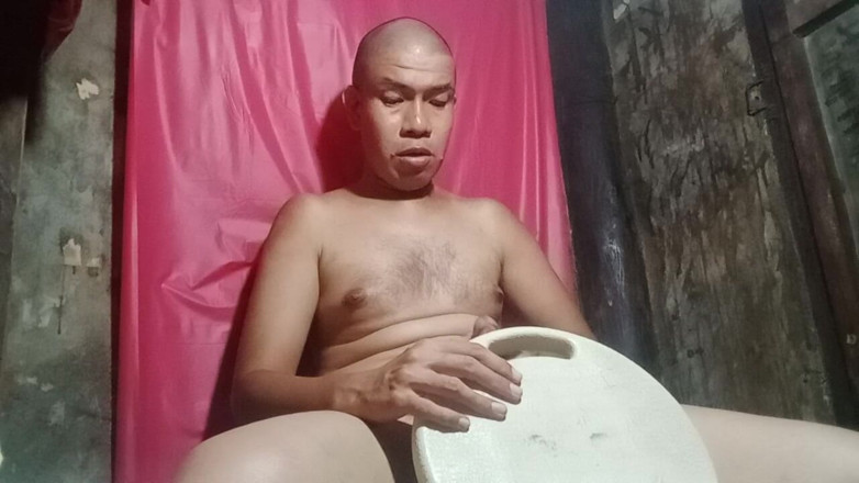 Piolo Alberto: I Used Folding Chair as Imaginary Vagina