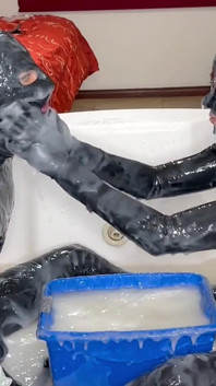 Hraní v mrdce s Gloomy Babe, část 2 - Alex Latex