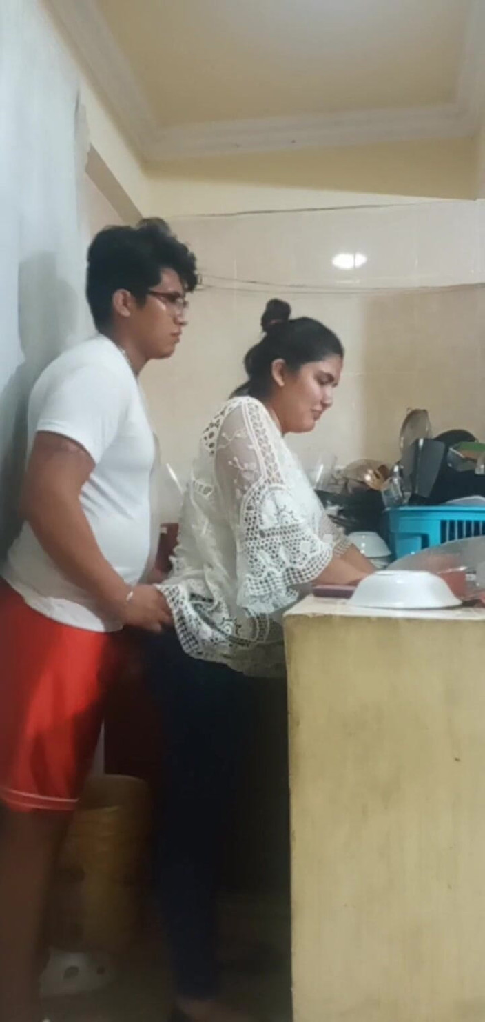 E-Alfa: Maid Fucked When She Washes the Dishes in the Kitchen