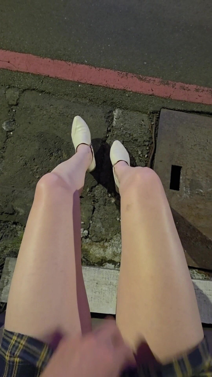 Taiwancdgirl: Masturbating on the Street