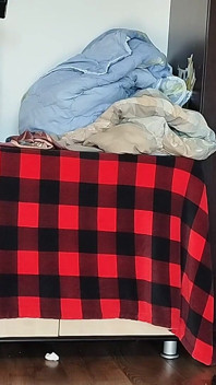 素人妻が服を試着してカット