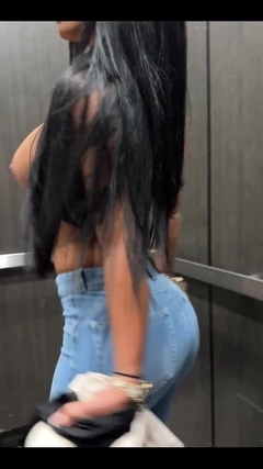 Jeans & Top Kinda Night