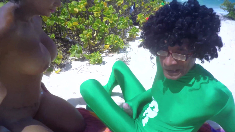 Pelona Squirter Queen: Super Ramon salva bunda grande