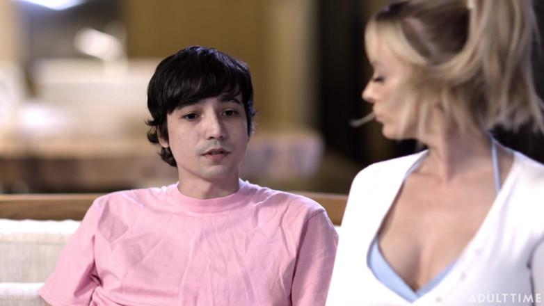 Mommys Boy: Stepmommy's Boy - Pervert Teen Convinces Stepmom Pristine Edge to Fuck...