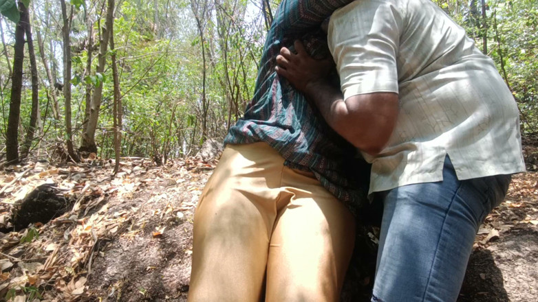 XtremeBabe: Experiência inesperada na floresta ao ar livre