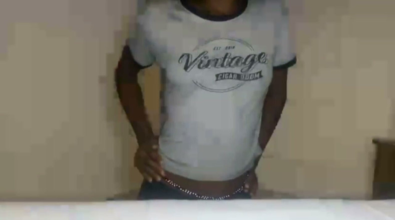 BrownGurl234: Piccola sexy calda al rallentatore con curve oliate e massaggio...