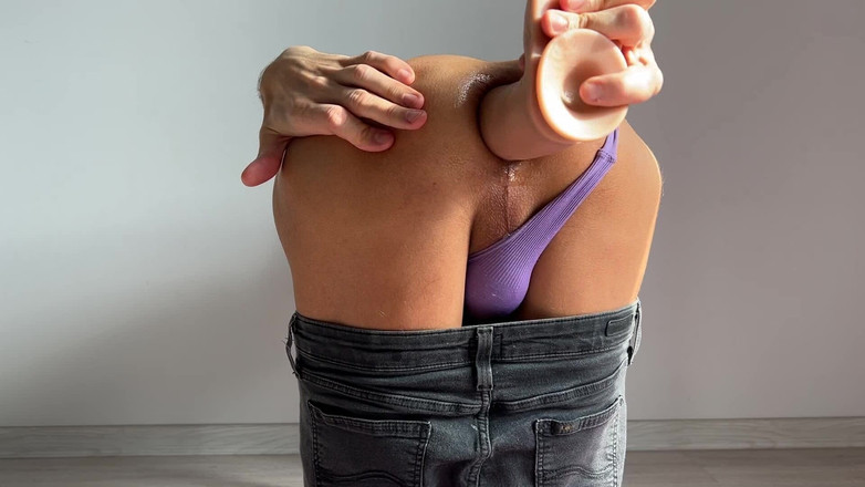 TVJackLong: Spodní úhel: velký penis a tlusté dildo v mém zadku