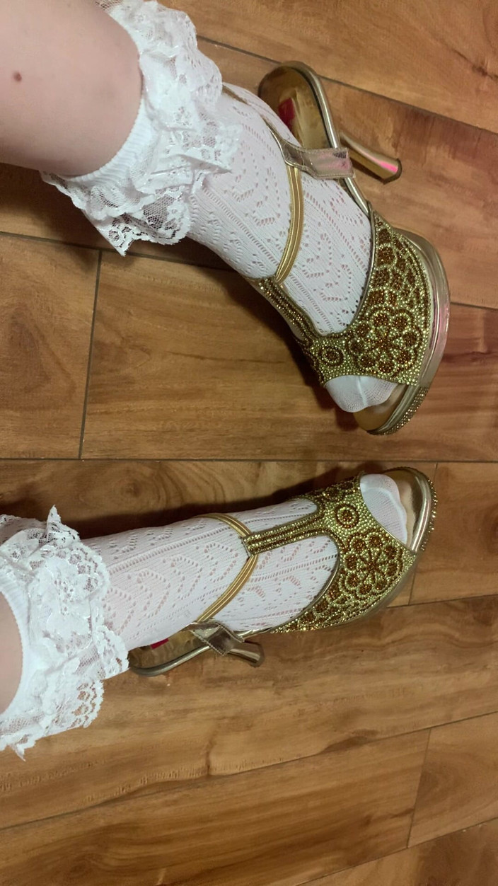 EmoDream1998: Lacy Socks in Heels