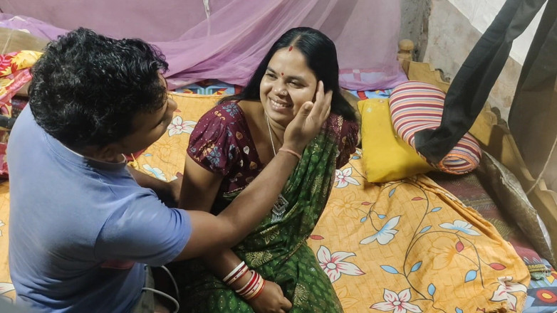 Raju Raju: Suegro disfrutó follando nuera desnuda india en video de saxo