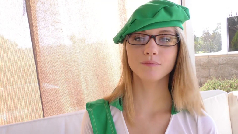 Perv Milfs n Teens: Hannah hays si cewek nakal dengan pakaian pramuka yang imut...
