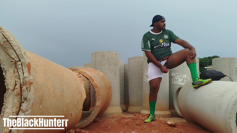 TheBlacKHunterr: Wracając z meczu cały spocony, podnieciłem się i musiałem dojść