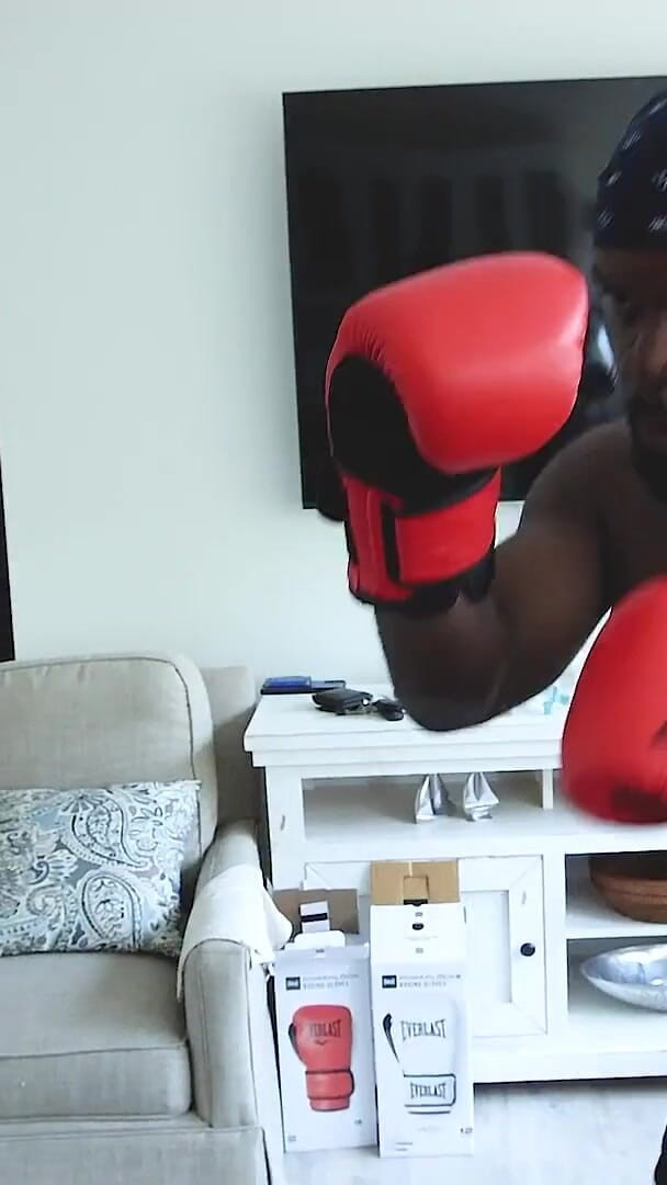 DifferentClimber340: Paris Love проти Doc Chocolate-Boxing Match