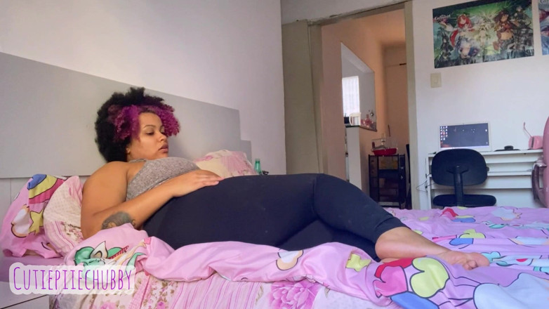 Cutiepiie Chubby: Stepmother Farting to Wake up Stepson Ep 1