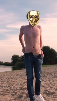 Twink Auf Verbotener Nicht Nackter Strand Nackt 4K! Teen Exhibitionismus Goldenelixxxir!