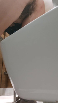 여성 화장실에 카메라
