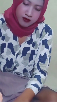 Muslim Femboy Anal Using Dildo