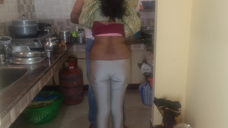 Laxi ammu: Kolej Dhivya Chennai 3