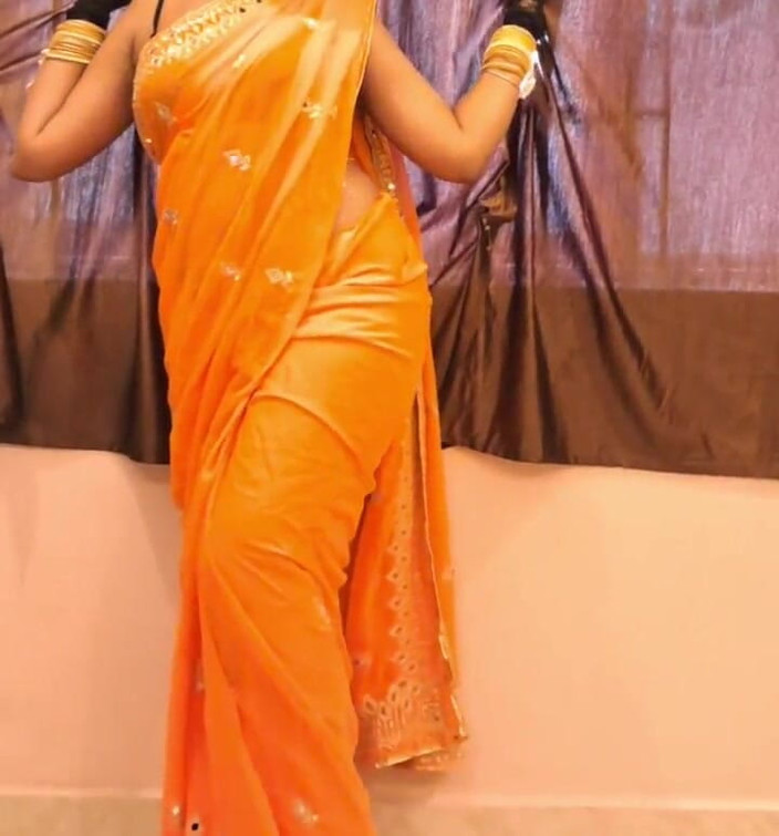 Slutty Sunny Sup: Striptease