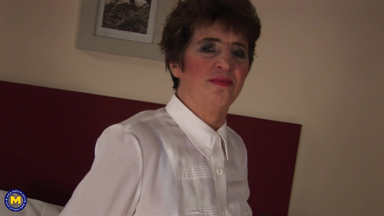 Mature NL: Horny Old Grandma Plays with Her Hairy Mature Pussy in...