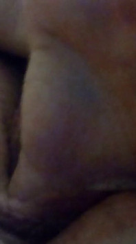 First Glimspe at Kush's Pussy