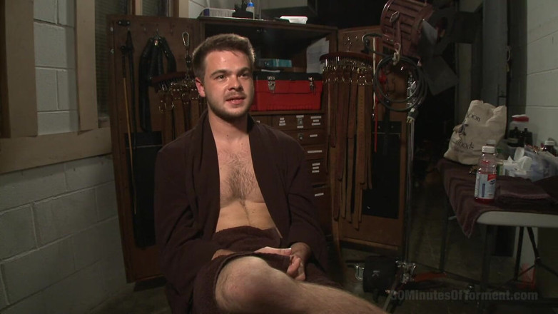 30 Minutes of Torment: Hetero-hengst james Riker schwelte wie eine stoffpuppe herum