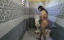 Desi Homemade Videos: Дези бхабхи принимает душ