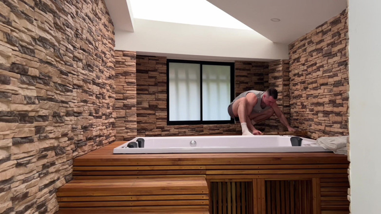 Andres Acosta: Une MILF Noire Aux Seins Naturels Énormes Trompe Son Mari Avec...